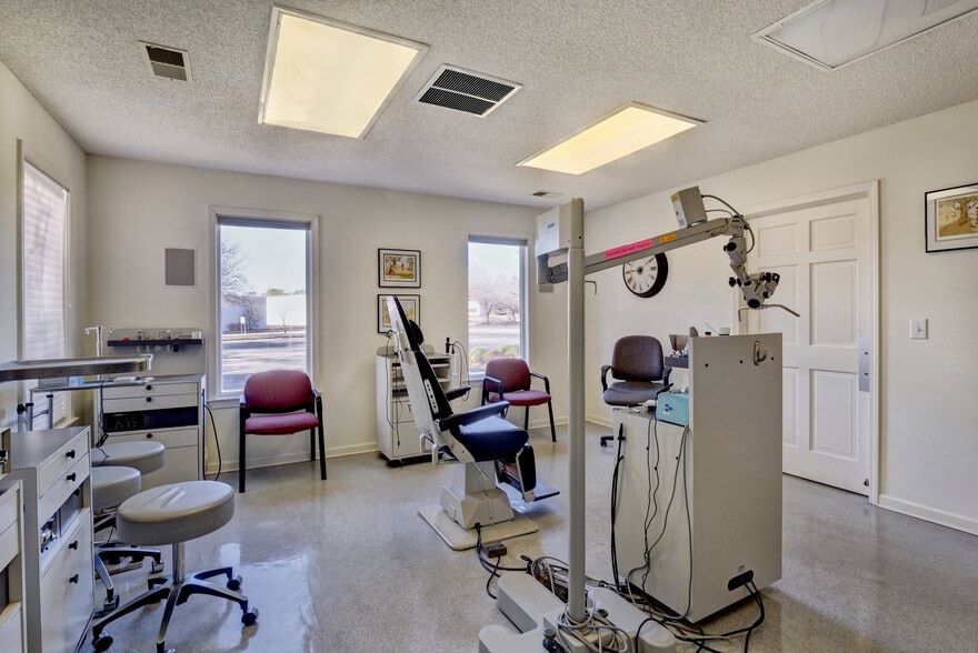 More Photos Of 14 Medical Center Dr SW, Supply Medical For Sale