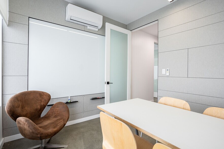 More Photos Of 12421 Venice Blvd, Los Angeles Loft Creative Space For Lease