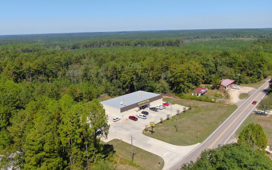 More Photos Of 39603 MS-63, Richton Convenience Store For Sale