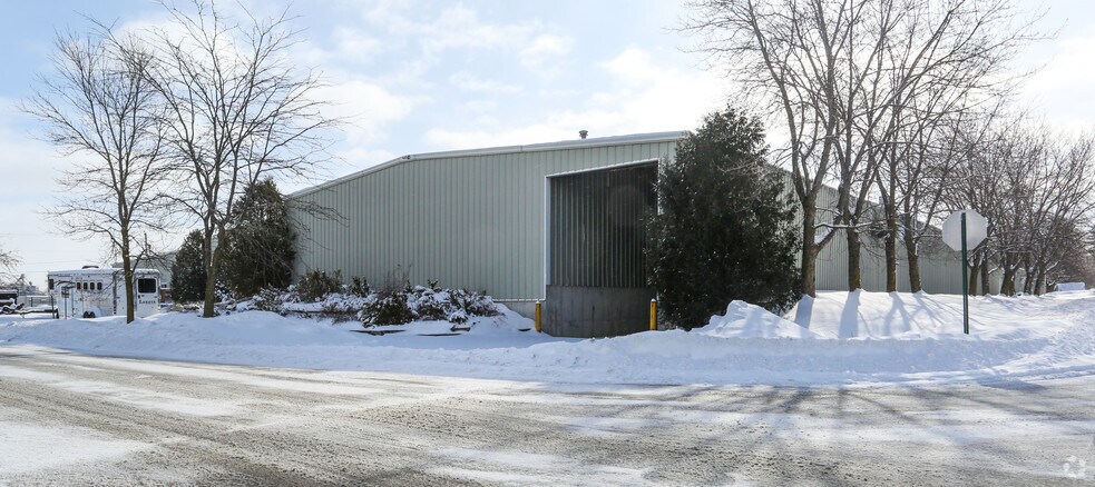 More Photos Of 160 W Park St, Gillett Warehouse For Sale