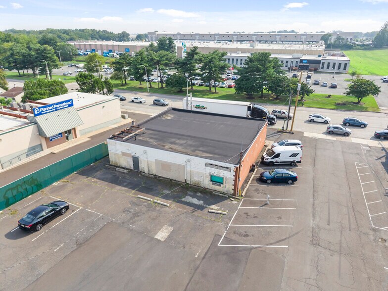 More Photos Of 2719-2745 Comly Rd, Philadelphia Office For Sale