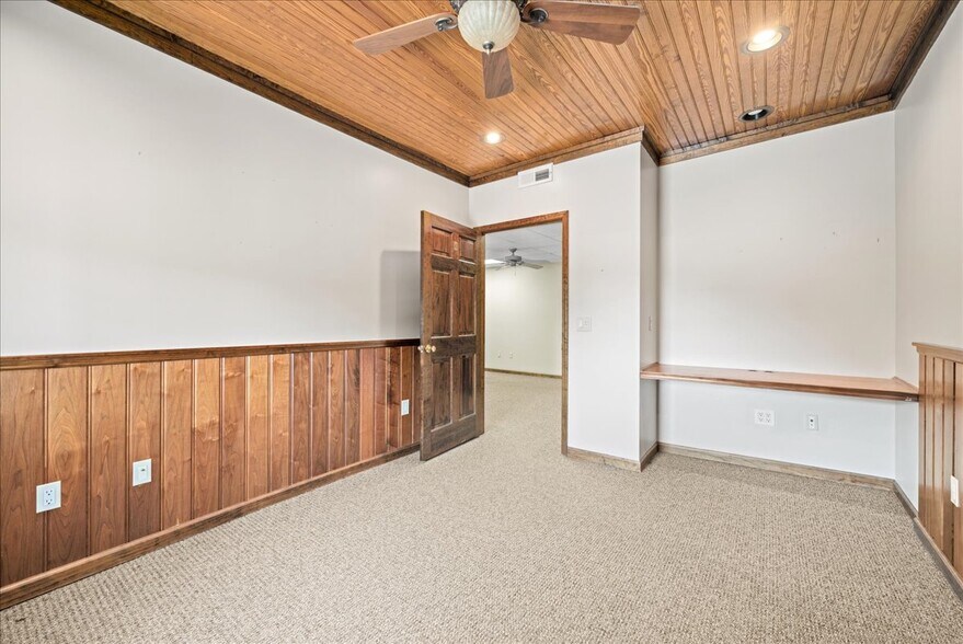 More Photos Of 303 E Main St, Pickens General Retail For Sale