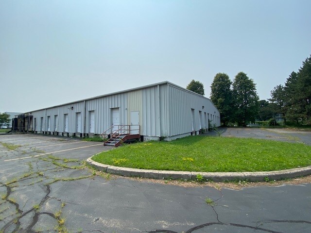 More Photos Of 4 Champeney Ter, Rochester Warehouse For Lease