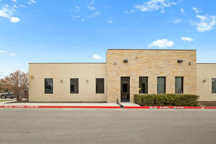 More Photos Of 11207 Wild Pine, San Antonio Office For Lease