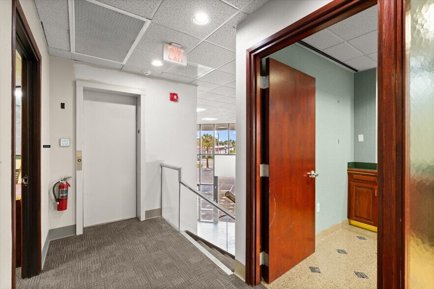 More Photos Of 128 E Granada Blvd, Ormond Beach Medical For Sale