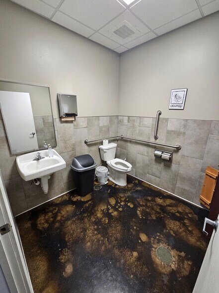 More Photos Of 3753-3757 S Cedar Ave, Minneapolis Storefront For Lease