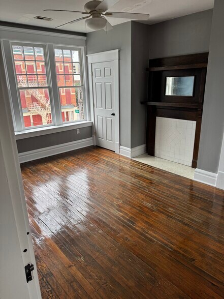 More Photos Of 108-110 E Main St, Columbus Storefront Retail Office For Sale