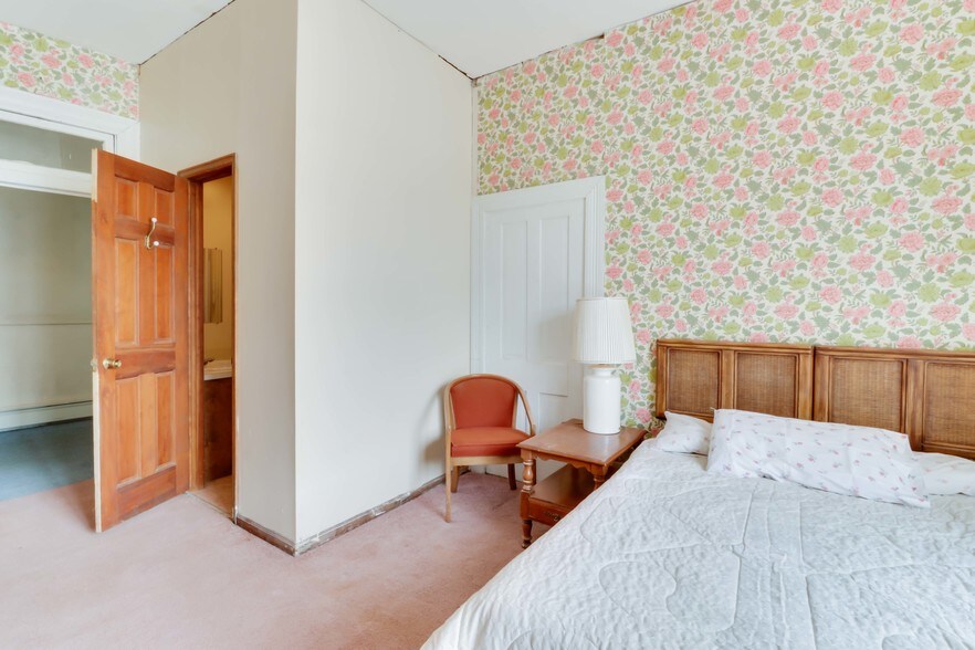More Photos Of 400 W Victor Ave, Victor Hotel For Sale