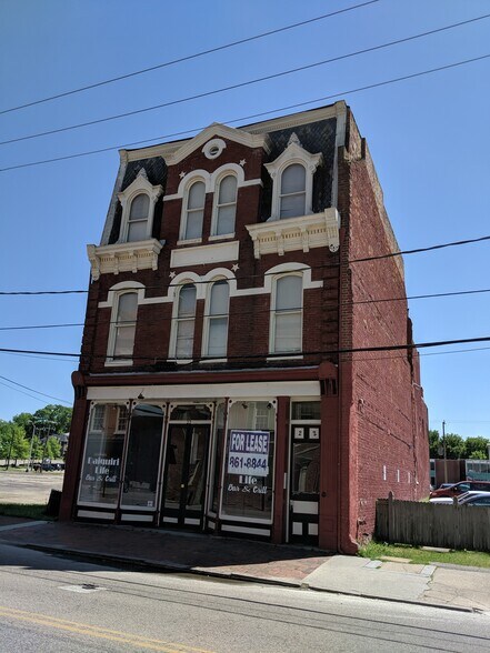 More Photos Of 22 Bollingbrook St, Petersburg Storefront Retail Office For Lease