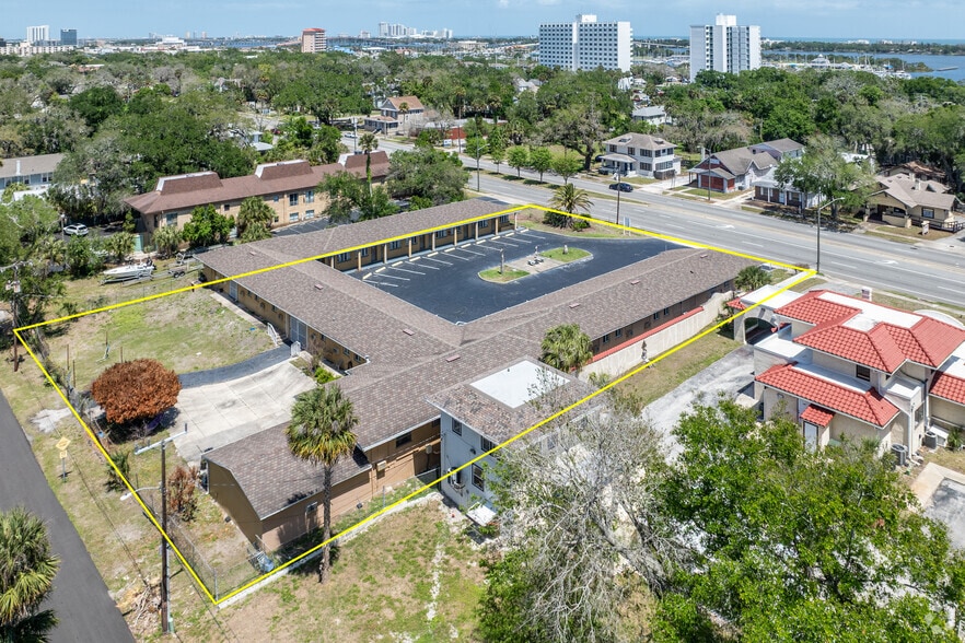 More Photos Of 640 S Ridgewood Ave, Daytona Beach Hotel For Sale