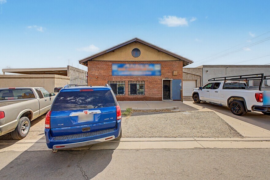 Primary Photo Of 6819 N 55th Dr, Glendale Warehouse For Lease