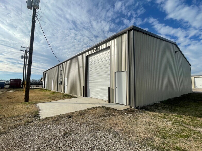 More Photos Of Metrotex Dr, Haslet Warehouse For Lease