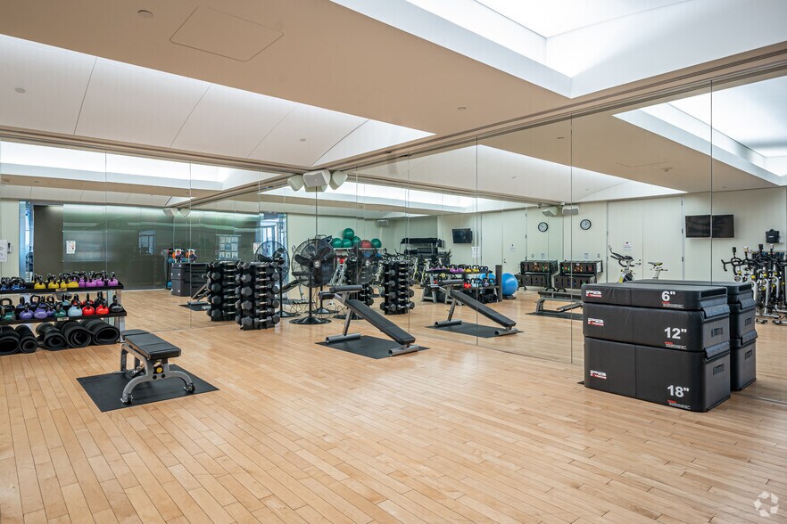 More Photos Of 5555 San Felipe St, Houston Office For Lease