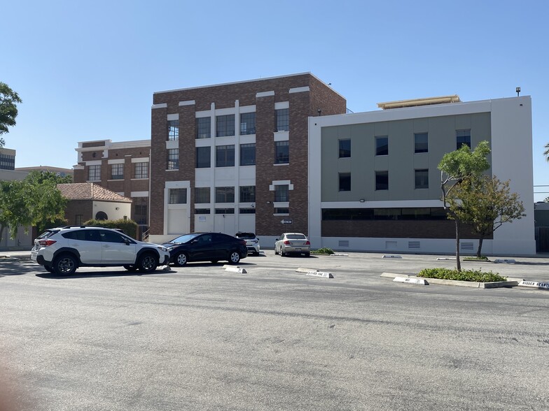 1707 Eye St, Bakersfield, CA 93301 Office For Lease