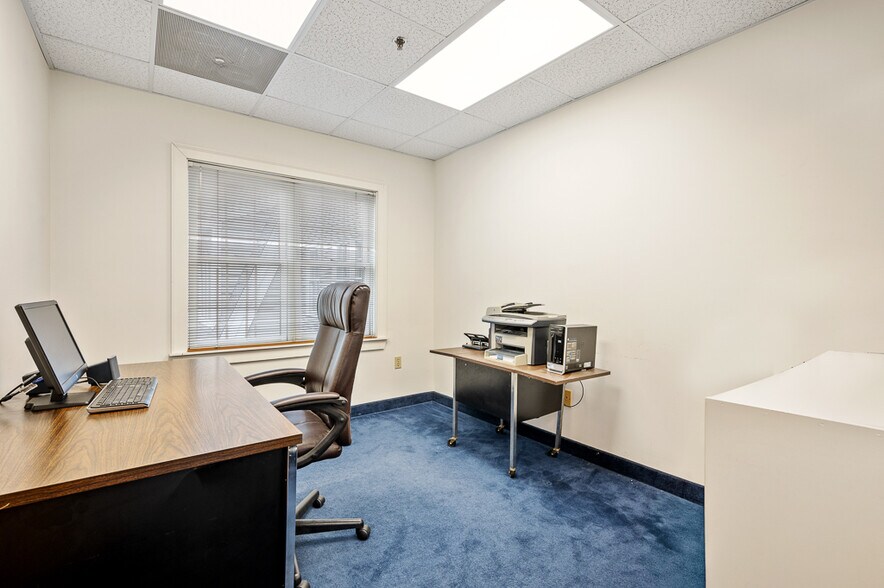 More Photos Of 176 East Main St, Westborough Medical For Sale