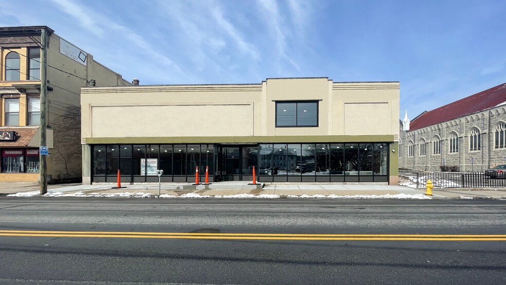 More Photos Of 83 E Main St, Torrington Freestanding For Lease