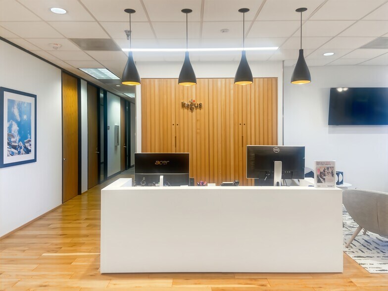 More Photos Of 16225 Park Ten Pl, Houston Coworking Space