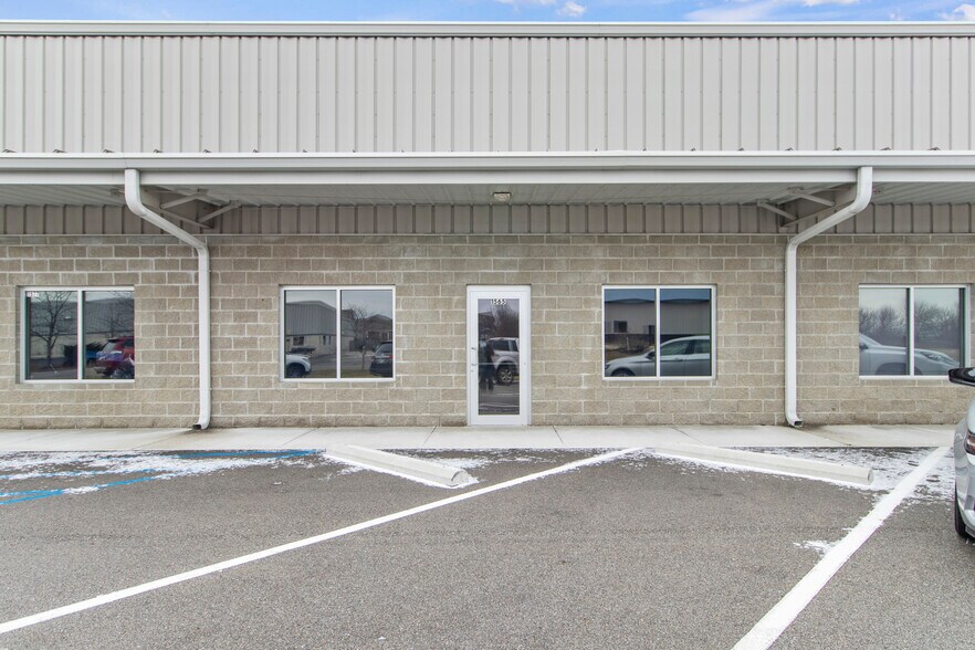 More Photos Of 1551 Amy Ln, Franklin Distribution For Lease