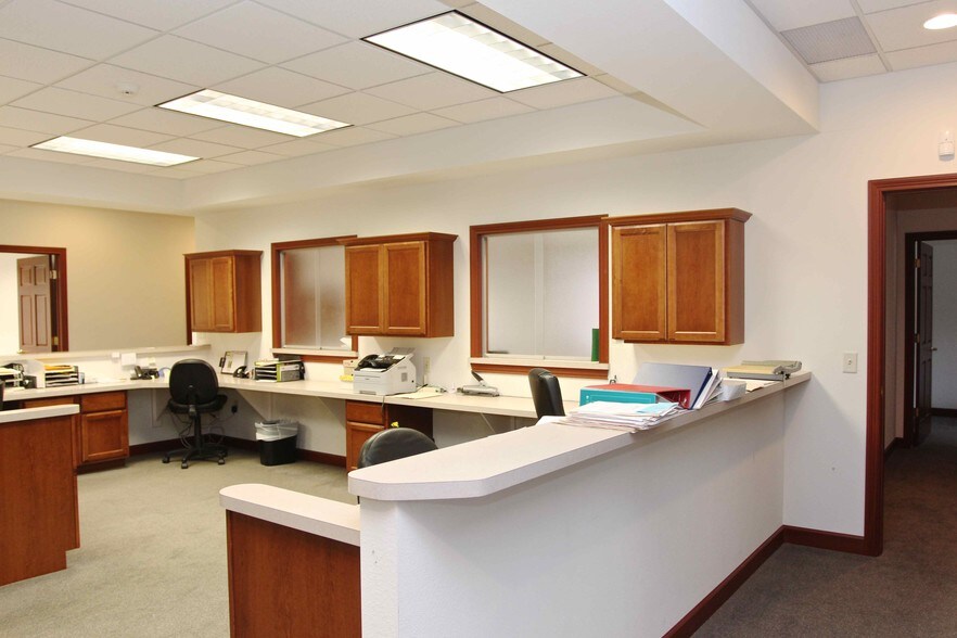 More Photos Of 5923 Renaissance Pl, Toledo Office For Lease