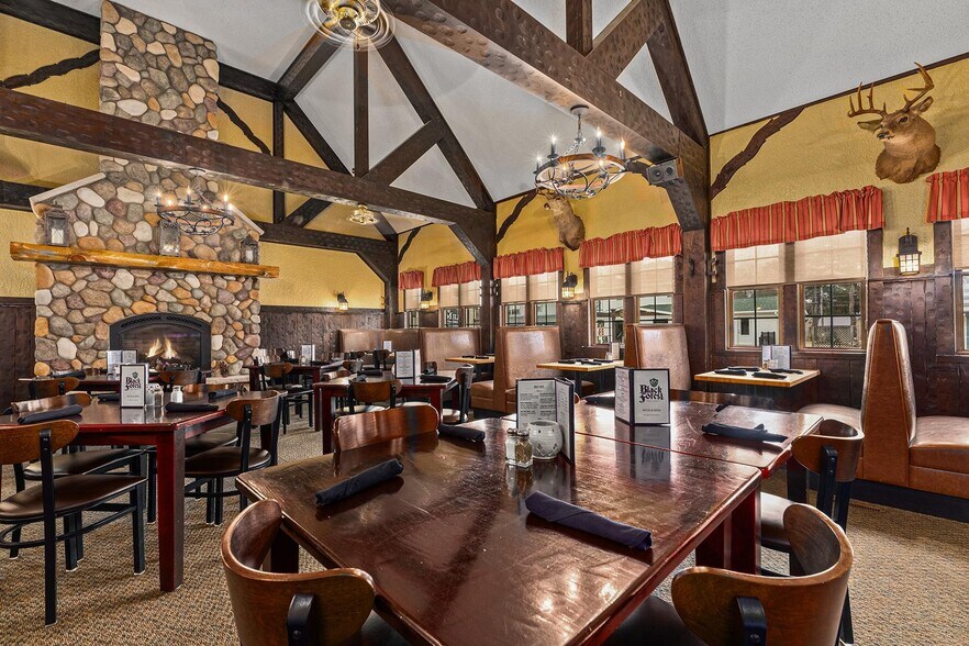 More Photos Of 1765 Superior St, Three Lakes General Retail For Sale