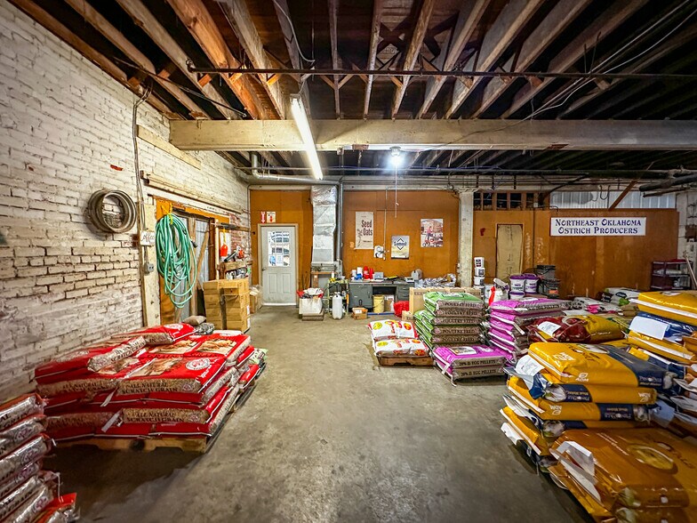 More Photos Of 230 D St NE, Miami Warehouse For Sale