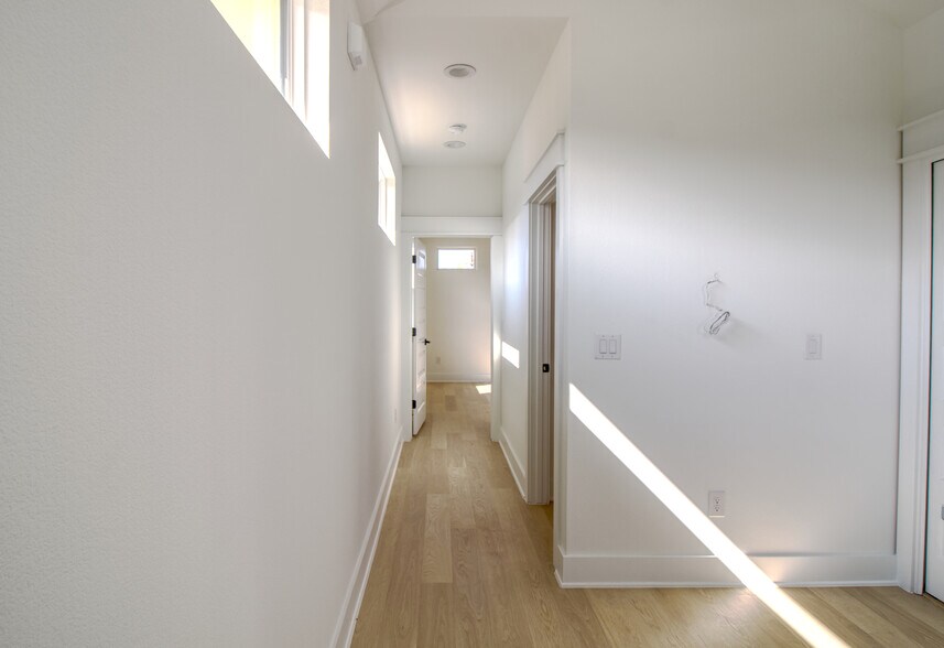 More Photos Of 2608 Bristol Dr, Austin Multifamily For Sale