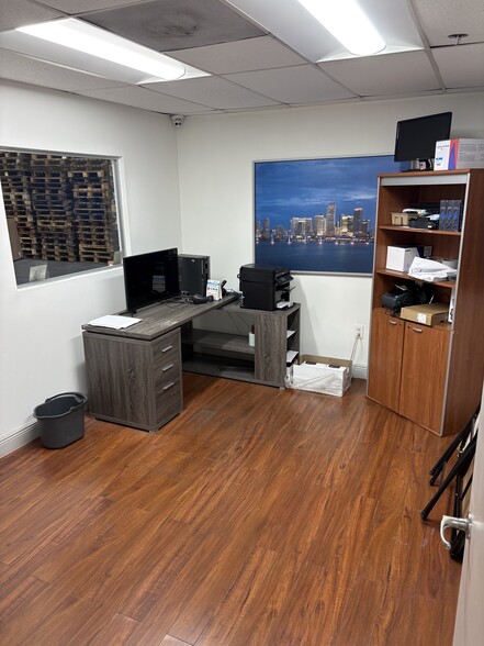 More Photos Of 7975 NW 21st St, Doral Warehouse For Lease