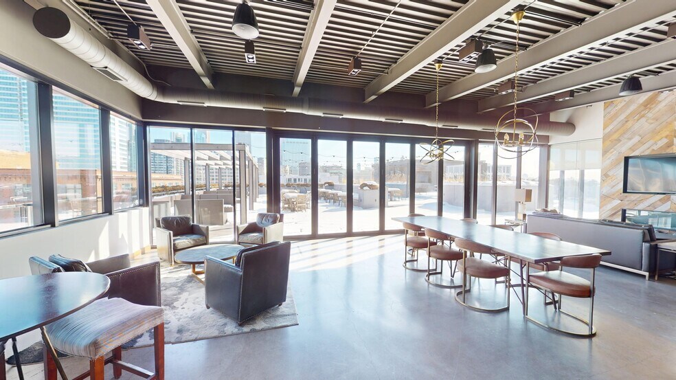 More Photos Of 322 S Green St, Chicago Office For Lease