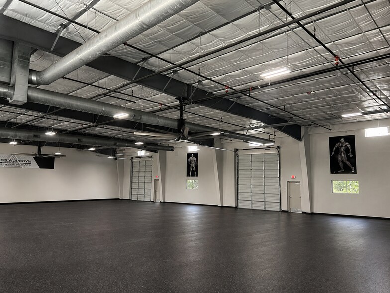 More Photos Of 410 Genesis Blvd, Webster Light Distribution For Lease