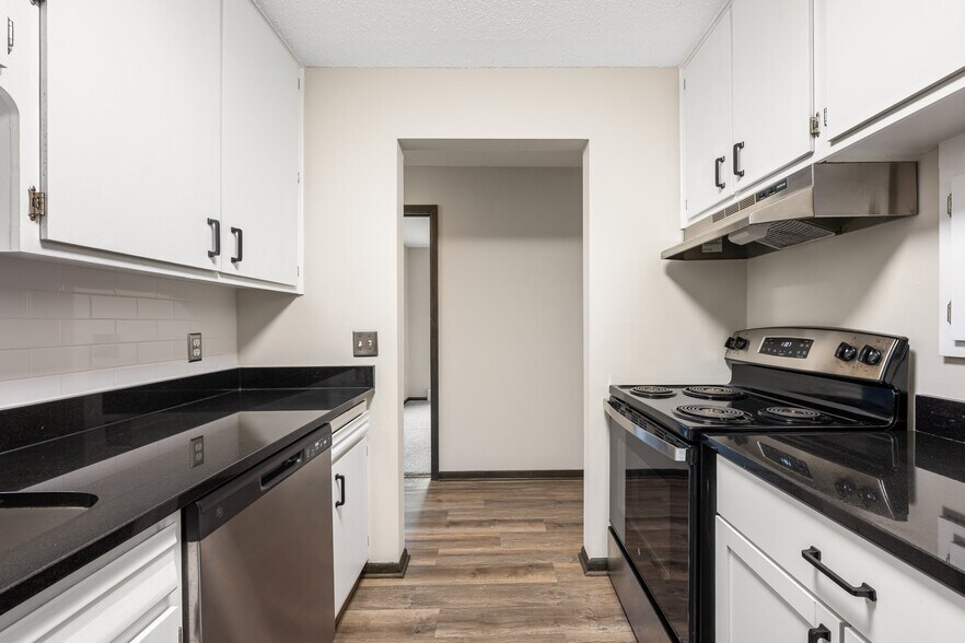 More Photos Of 1800 Larpenteur Ave W, Falcon Heights Apartments For Sale