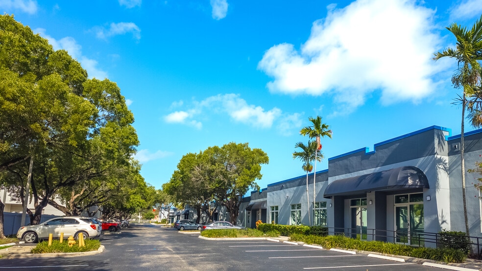More Photos Of 5555 Anglers Ave, Fort Lauderdale Office For Lease