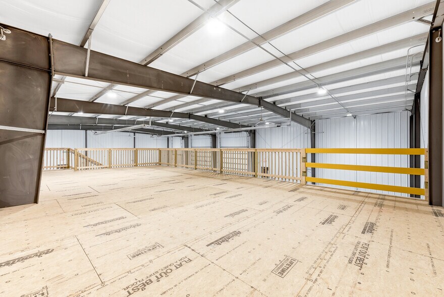 More Photos Of 1606 Glass Ave, Fairmont Industrial For Lease