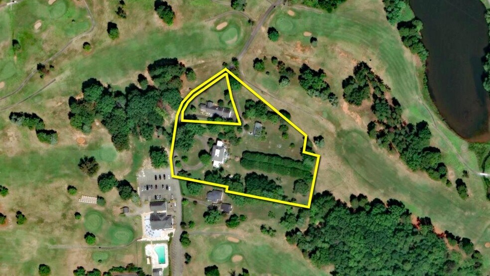 More Photos Of 850 Kinderton Rd, Clarksville Hospitality For Sale