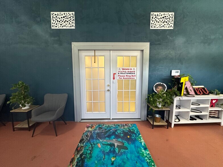 More Photos Of 3901 McPherson Ave, Laredo Freestanding For Sale