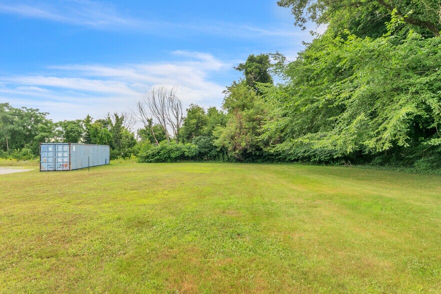 More Photos Of 2019 Bridge St, Three Rivers General Retail For Sale