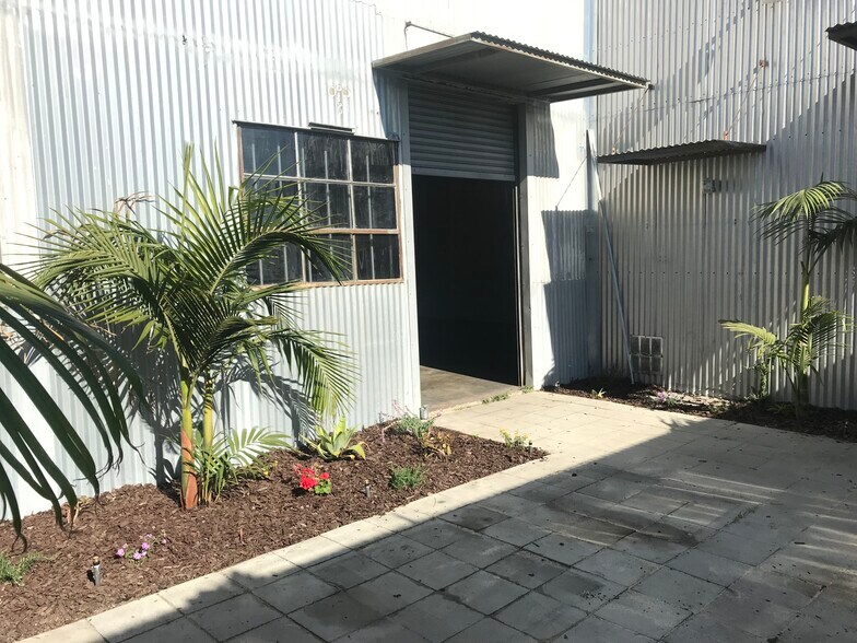 More Photos Of 1330 Willow St, Los Angeles Flex For Lease