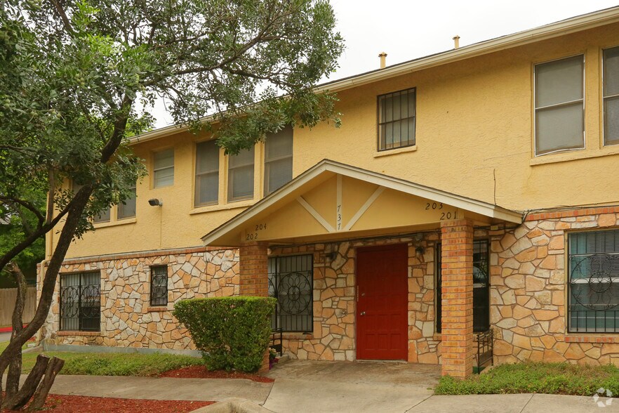 More Photos Of 737 W Mayfield Blvd, San Antonio Apartments For Sale