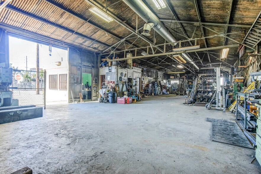 More Photos Of 5005 E Slauson Ave, Vernon Warehouse For Sale