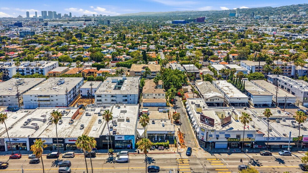 More Photos Of 465 N Fairfax Ave, Los Angeles Fast Food For Lease