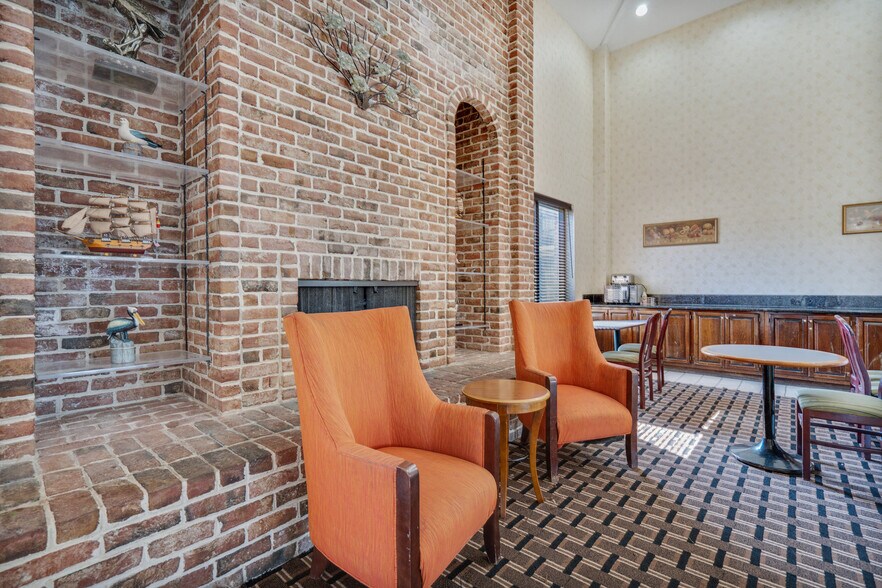 More Photos Of 25297 Lankford Hwy, Onley Hotel For Sale