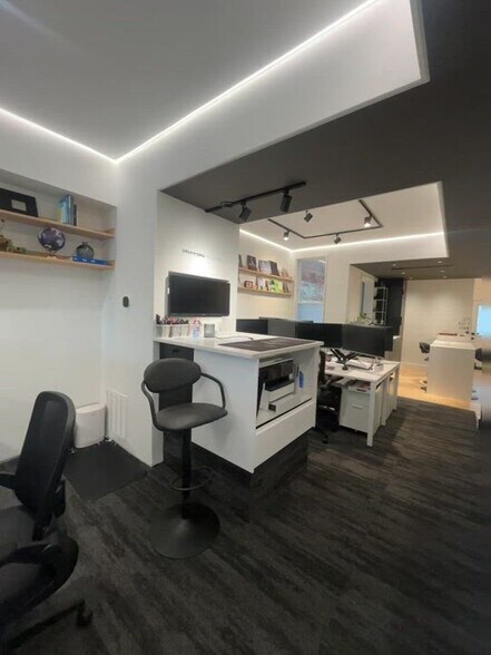 More Photos Of 709 D St SE, Washington Storefront For Lease