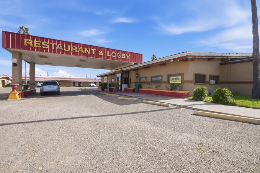 More Photos Of 815 S US Highway 281, Alice Hotel For Sale