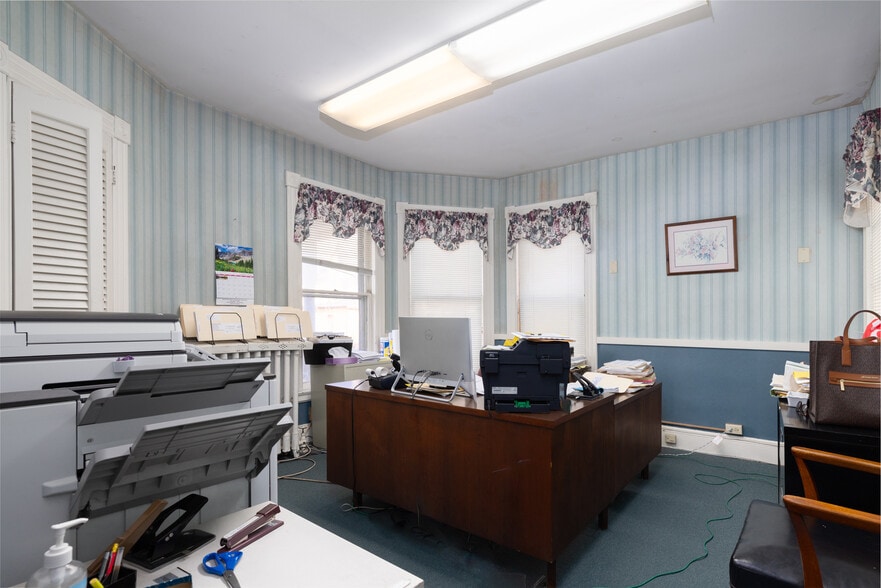 More Photos Of 59 Central Ave, Waterbury Office For Sale