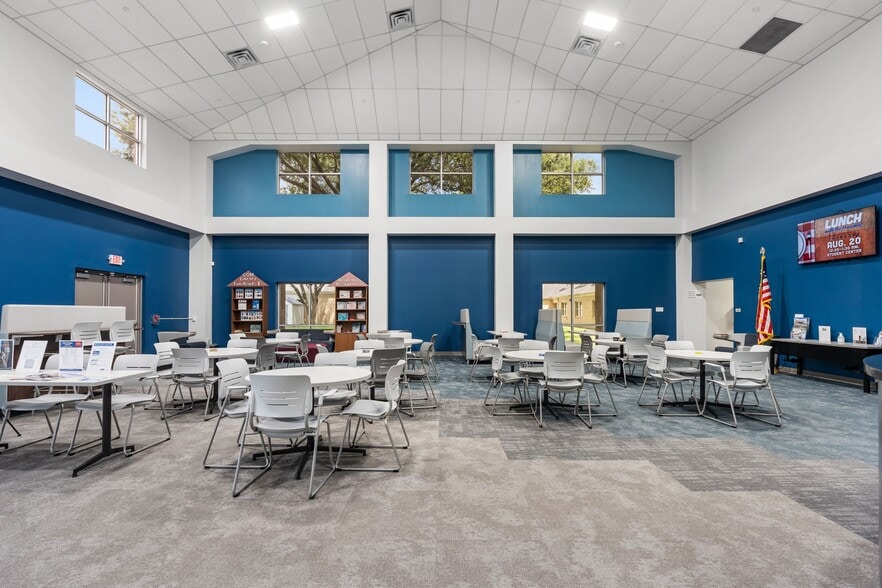 More Photos Of 1411 W Main St, League City Schools For Sale
