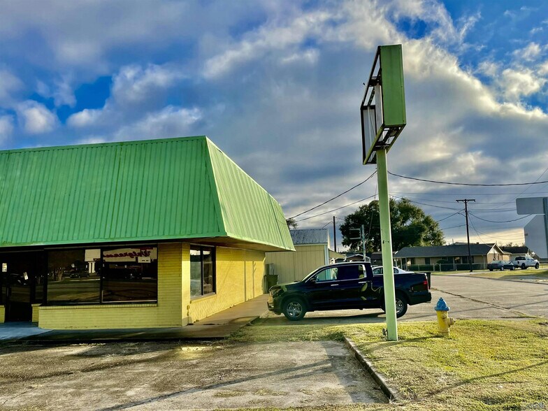 More Photos Of 1500 E Tunnel Blvd, Houma Office For Sale