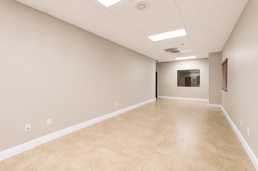 More Photos Of 20841 Johnson St, Pembroke Pines Warehouse For Lease