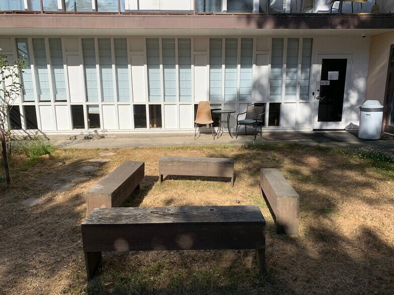 More Photos Of 2441 Le Conte Ave, Berkeley Schools For Lease