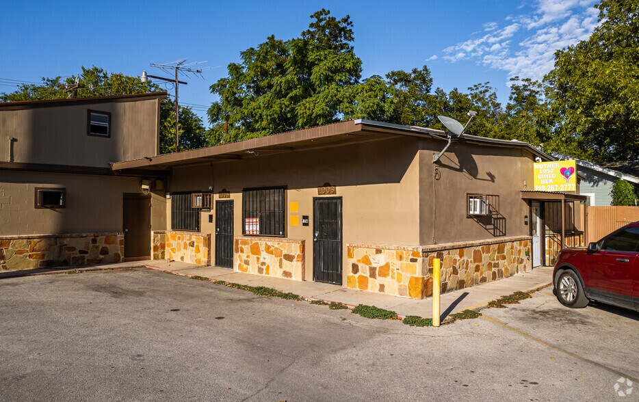More Photos Of 1006 West Ave, San Antonio Freestanding For Lease