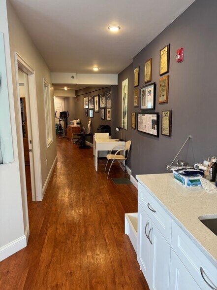 More Photos Of 1170-1176 Walnut St, Newton Storefront Retail Office For Lease