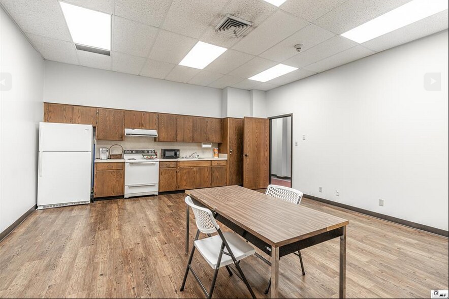 More Photos Of 235 DeSiard St, Monroe Office For Lease